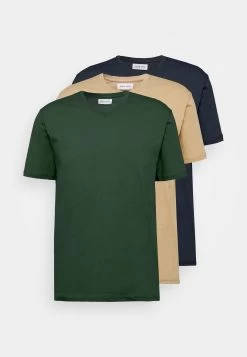 Pier One 3 Pack - T-Shirt Basic - Khaki/Tan/Dark Blue -Professionele Herenkledingwinkel 0c35076ff08749278d2b17df3e7e328f