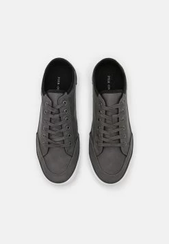Pier One Sneakers Laag - Grey 11 Pier One Sneakers Laag - Grey -Professionele Herenkledingwinkel 121b9e5dccd84e7482b811a5f0f11ce0