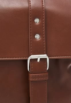 Pier One Schoudertas - Brown 10 Pier One Schoudertas - Brown -Professionele Herenkledingwinkel 13681cf0e15d4e7a880bcd49346bf5a1