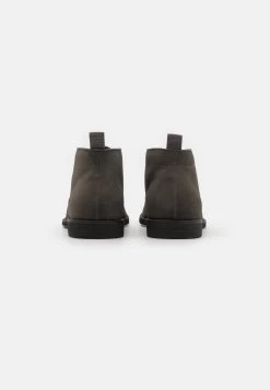 Pier One Unisex - Sportieve Veterschoenen - Grey -Professionele Herenkledingwinkel 1a69c3b5a7ed49d2869b1ff1aeeb8355