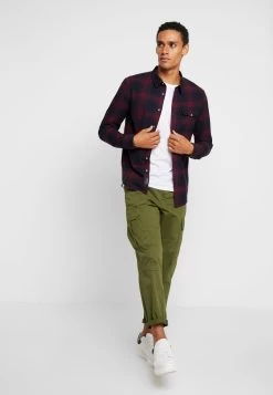 Professionele Herenkledingwinkel -Professionele Herenkledingwinkel 1fdfc451f1854fbda11171584068539b