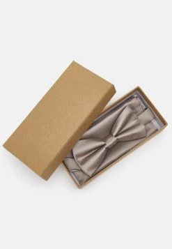 Pier One Set - Pochet - Stone 12 Pier One Set - Pochet - Stone -Professionele Herenkledingwinkel 2e20d7fb99604f3ebdc21ea5b1233e9d