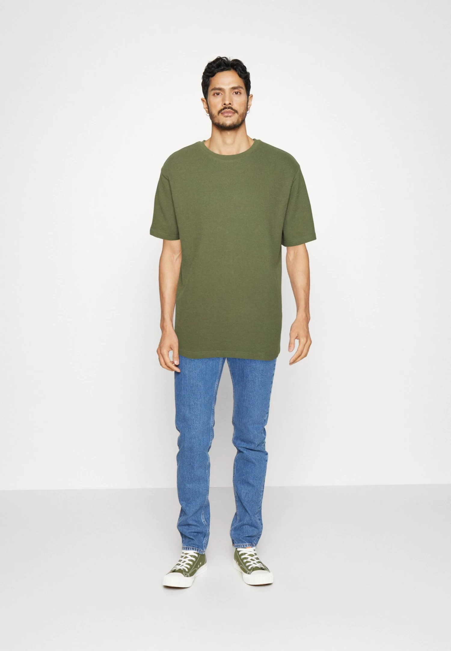 Pier One T-Shirt Basic - Olive 4 Pier One T-Shirt Basic - Olive - Afbeelding 2
