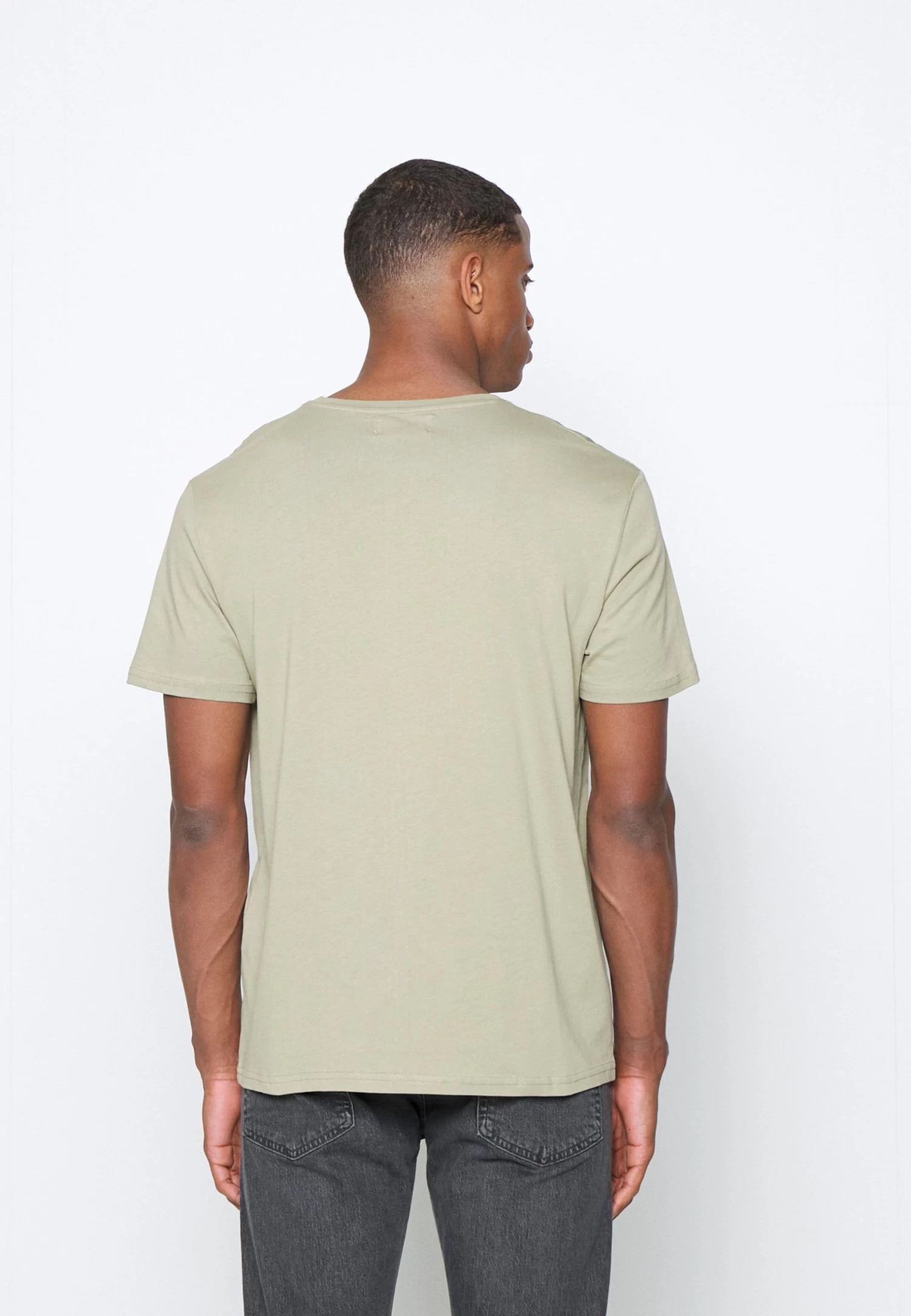 Pier One Moon Scene Graphic T-Shirt - T-Shirt Print - Olive 7 Pier One Moon Scene Graphic T-Shirt - T-Shirt Print - Olive - Afbeelding 5