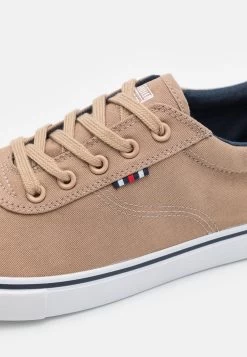 Pier One Unisex - Sneakers Laag - Brown -Professionele Herenkledingwinkel 3d8d930a9d594a348d328f3c83bbc354