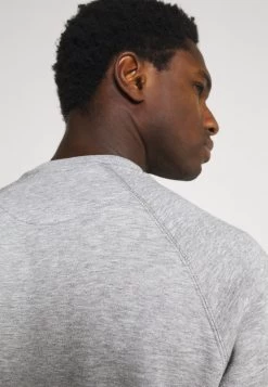 Pier One 3 Pack - Sweater - Bordeaux/Black/Grey 16 Pier One 3 Pack - Sweater - Bordeaux/Black/Grey -Professionele Herenkledingwinkel 3f826ffba33f448aa8aacde667ba354b