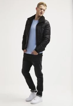 Pier One Basic Crewneck - Trui - Light Blue 9 Pier One Basic Crewneck - Trui - Light Blue -Professionele Herenkledingwinkel 430a0d8581c447eb94a95480b9e64397