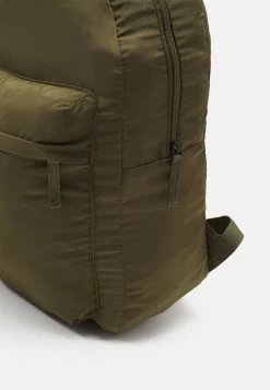 Pier One Travel Compact Backpack Foldable Unisex - Rugzak - Khaki 11 Pier One Travel Compact Backpack Foldable Unisex - Rugzak - Khaki -Professionele Herenkledingwinkel 4826ecaf1d37448cb8371124bf6b826a