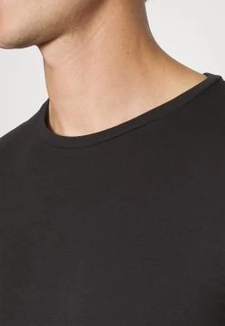 Pier One 3 Pack Muscle Fit- T-Shirt Basic - Black -Professionele Herenkledingwinkel 4bb67ef78ddb494cb68f3fbd13ed6a54