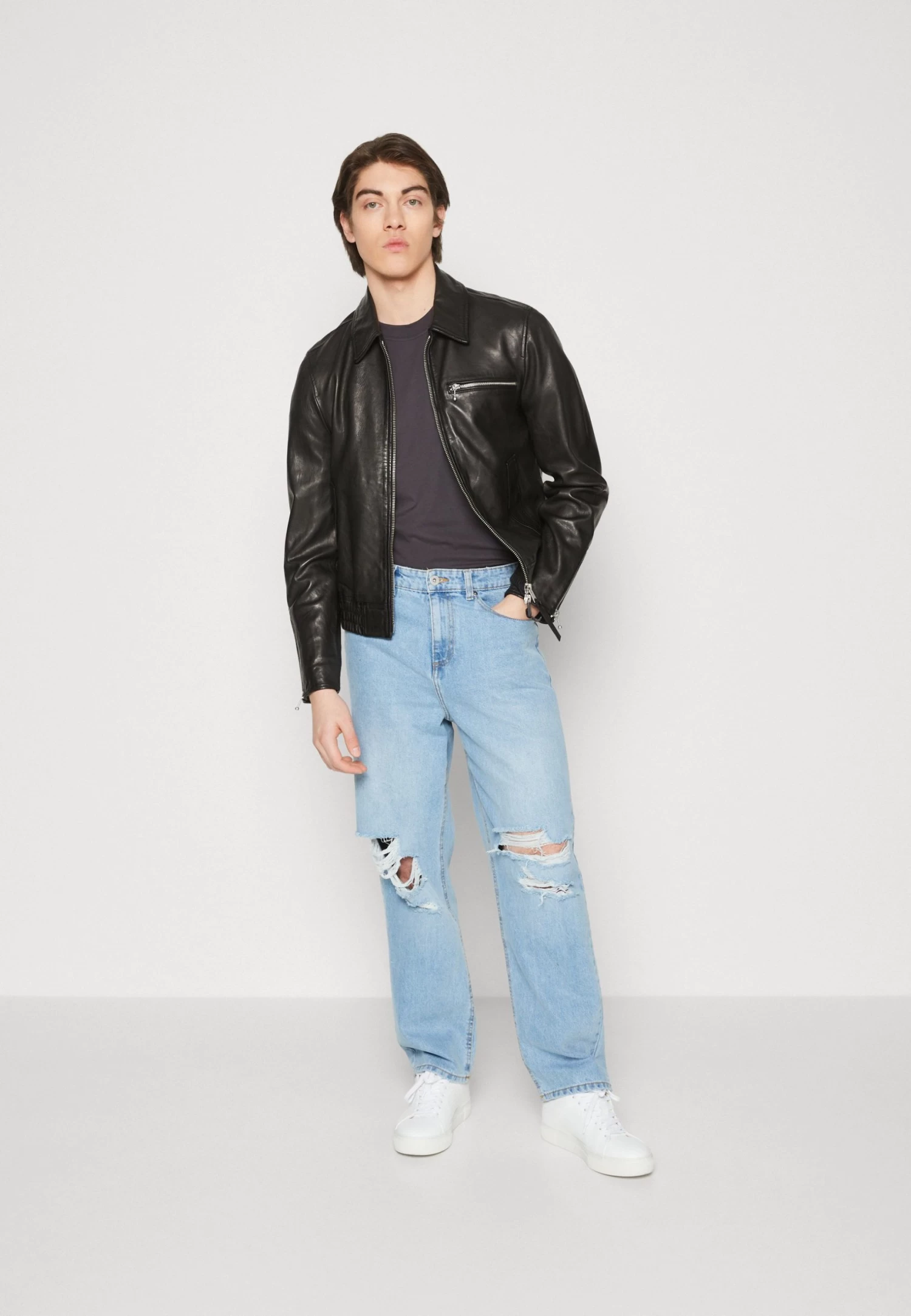 Pier One Distress On Knees - Relaxed Fit Jeans - Light Blue Denim 4 Pier One Distress On Knees - Relaxed Fit Jeans - Light Blue Denim - Afbeelding 2