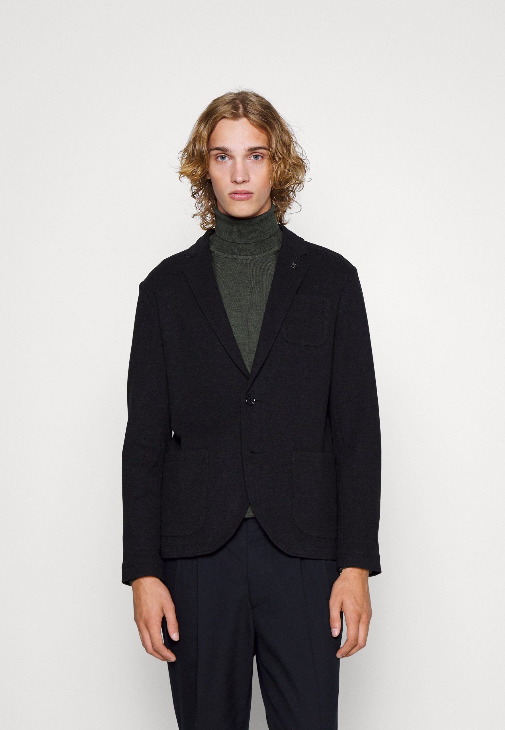 Professionele Herenkledingwinkel 2 Professionele Herenkledingwinkel -Professionele Herenkledingwinkel 5c3f7036087a48fcbf59d5e21c831db6 scaled 1