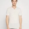 Pier One T-Shirt Basic - Off-White 1 Pier One T-Shirt Basic - Off-White -Professionele Herenkledingwinkel 67dda01268b949fc9817e6497d4e5d2c