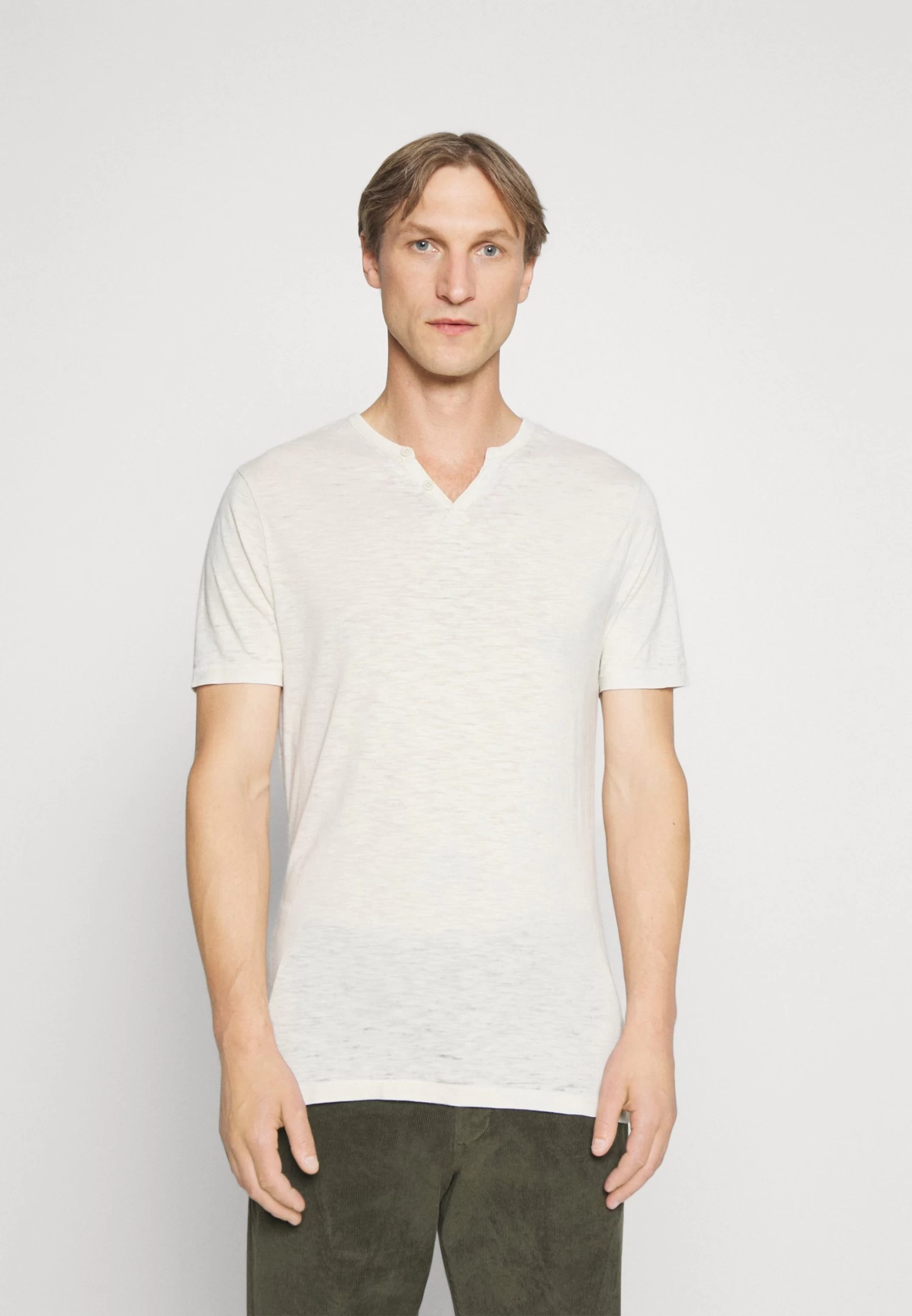 Pier One T-Shirt Basic - Off-White 3 Pier One T-Shirt Basic - Off-White