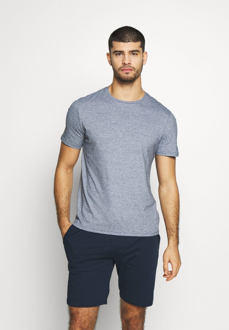 Professionele Herenkledingwinkel 1 Professionele Herenkledingwinkel -Professionele Herenkledingwinkel 74fabcaa8a83419eaee322c8574c4554 768x1109 1