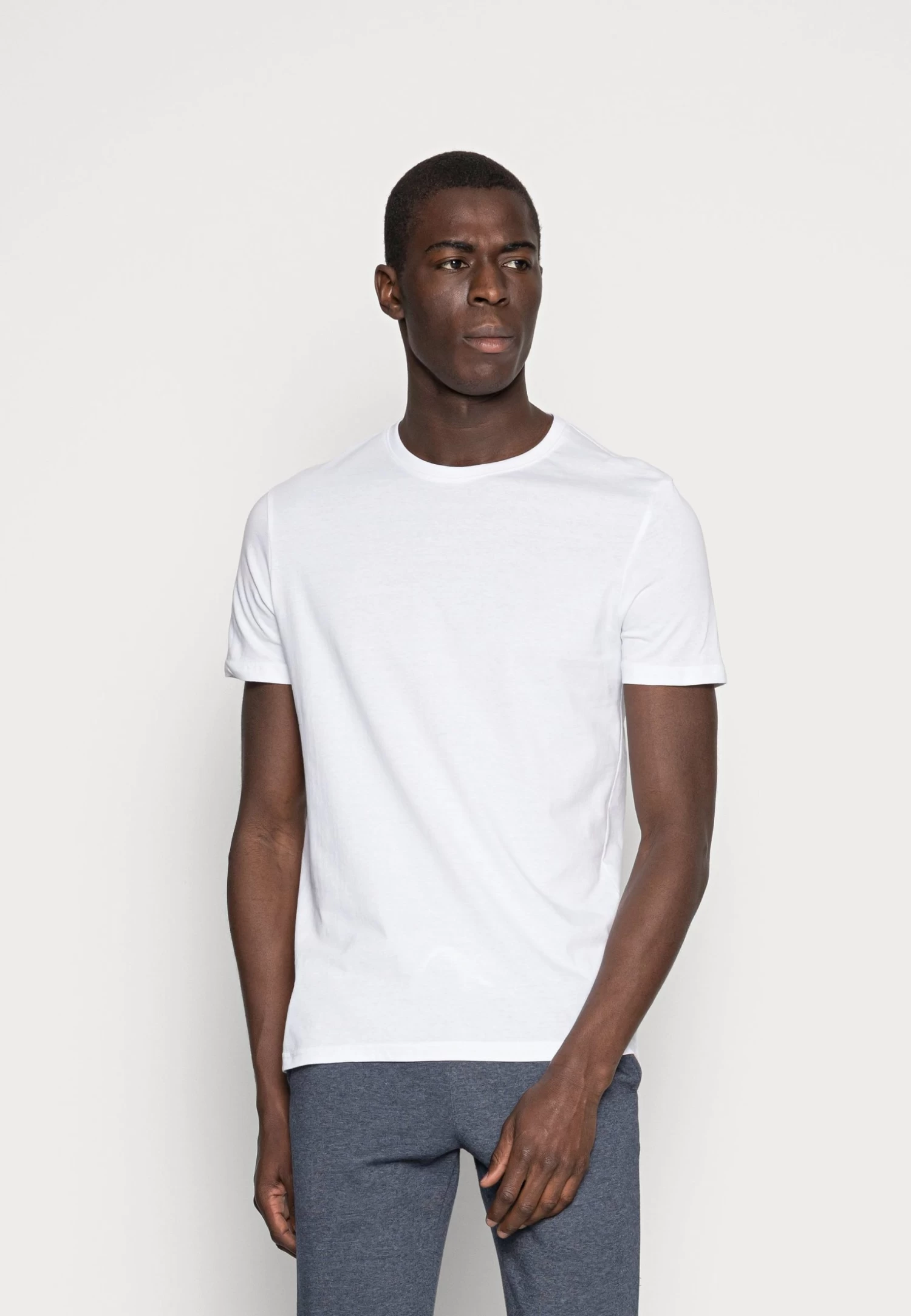 Pier One 3 Pack - T-Shirt Basic - White/Black/Light Grey 4 Pier One 3 Pack - T-Shirt Basic - White/Black/Light Grey - Afbeelding 2