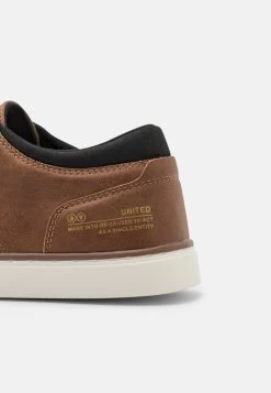 Pier One Sneakers Laag - Cognac -Professionele Herenkledingwinkel 8733e13d37d6492285523affe08eb939