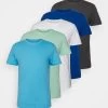 Pier One 5 Pack - T-Shirt Basic - Blue/Dark Blue/Light Green -Professionele Herenkledingwinkel 8829d927b1a546d58909a54b59b2fce3