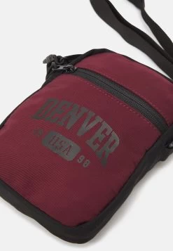 Pier One Schoudertas - Dark Red -Professionele Herenkledingwinkel 8c9969e5df554a22979dabcecdbc3a48