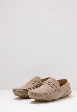 Pier One Unisex - Mocassins - Taupe 10 Pier One Unisex - Mocassins - Taupe -Professionele Herenkledingwinkel 8db2ebcd0d58417e91782ba204cb2b61