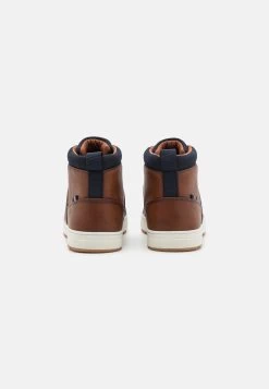 Pier One Sneakers Hoog - Cognac 10 Pier One Sneakers Hoog - Cognac -Professionele Herenkledingwinkel a28c1348464d47d5b797e2745a059280