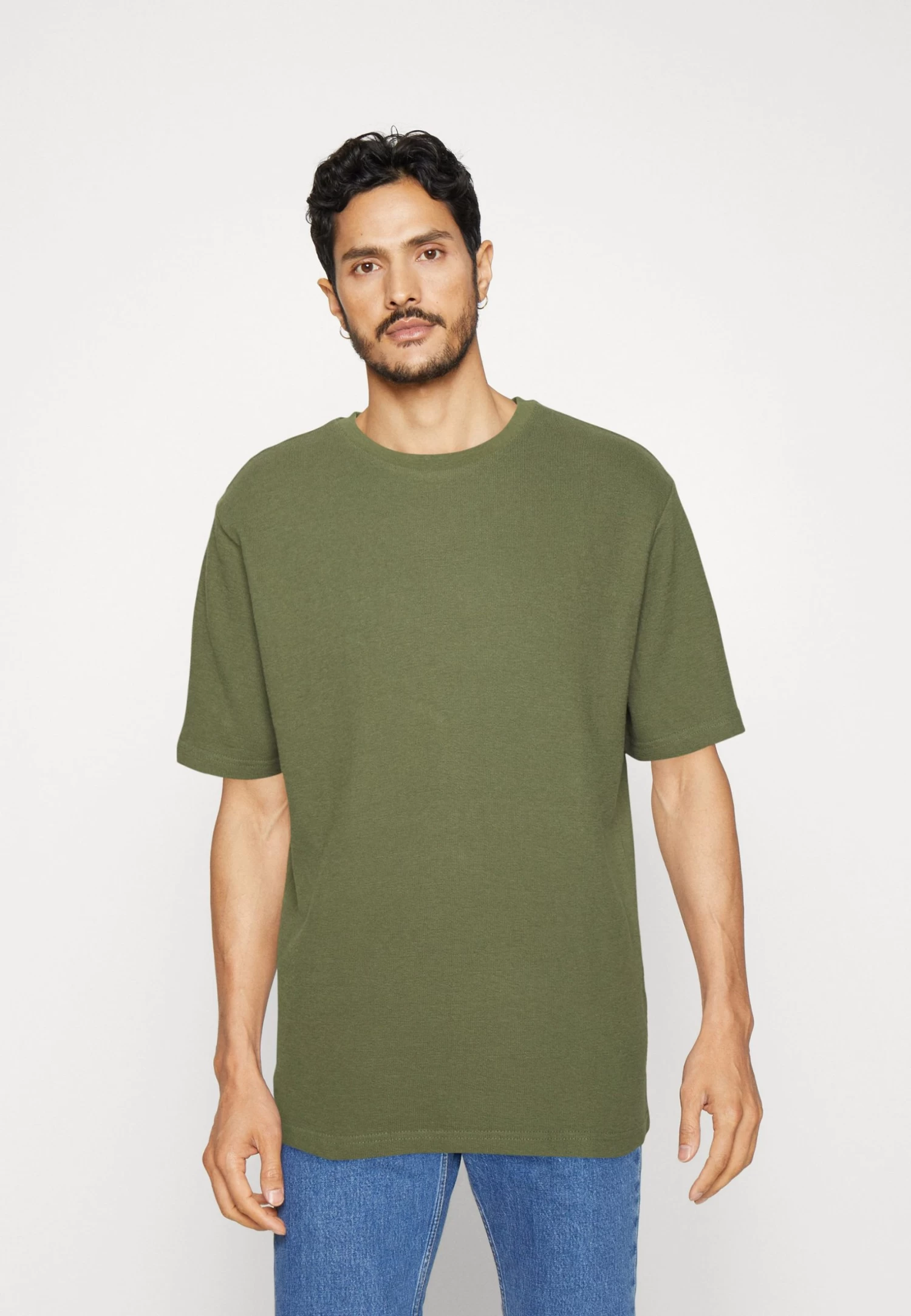 Pier One T-Shirt Basic - Olive 3 Pier One T-Shirt Basic - Olive