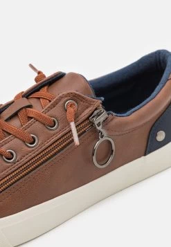 Pier One Unisex - Sneakers Laag - Cognac -Professionele Herenkledingwinkel a71d3c18ca7a432ea8b51be2bf35ac80