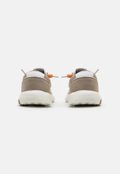 Pier One Sneakers Laag - Beige -Professionele Herenkledingwinkel ad862475ed104d2c8b4c14920f66ce8f