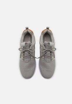 Pier One Sneakers Laag - Light Grey 11 Pier One Sneakers Laag - Light Grey -Professionele Herenkledingwinkel b71dd9058534408f8047bc0ef94b1b38