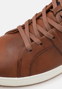 Pier One Sneakers Hoog - Cognac 13 Pier One Sneakers Hoog - Cognac -Professionele Herenkledingwinkel b72c2c26a41d4606a44be9f2efeae0dc