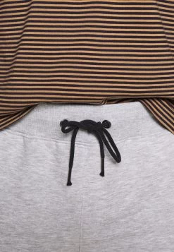 Pier One 2 Pack - Shorts -Light Grey /Black 10 Pier One 2 Pack - Shorts -Light Grey /Black -Professionele Herenkledingwinkel c4d577d8c6314b53bc4b281d9e735af0