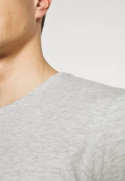 Pier One 3 Pack - T-Shirt Basic - Black/Grey/Bordeaux -Professionele Herenkledingwinkel cf2bf76acaa04ce7a9f485db3954ff6b