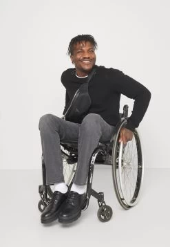 Pier One Straight Leg Jeans - Grey Denim 15 Pier One Straight Leg Jeans - Grey Denim -Professionele Herenkledingwinkel d68e27744b6d4606b039de4932177e16