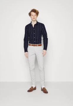 Pier One Linen Mix Stripe - Overhemd - Dark Blue 9 Pier One Linen Mix Stripe - Overhemd - Dark Blue -Professionele Herenkledingwinkel d8d297b2c01442beb06eab0630216764