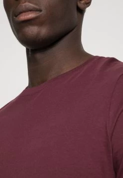 Pier One 2 Pack - T-Shirt Basic - Bordeaux 13 Pier One 2 Pack - T-Shirt Basic - Bordeaux -Professionele Herenkledingwinkel dde4a41bb87943ada78e9639f6e4c9bf