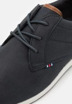 Pier One Sportieve Veterschoenen - Dark Blue/White -Professionele Herenkledingwinkel dff75f48d15744d2a2c522f733b15946
