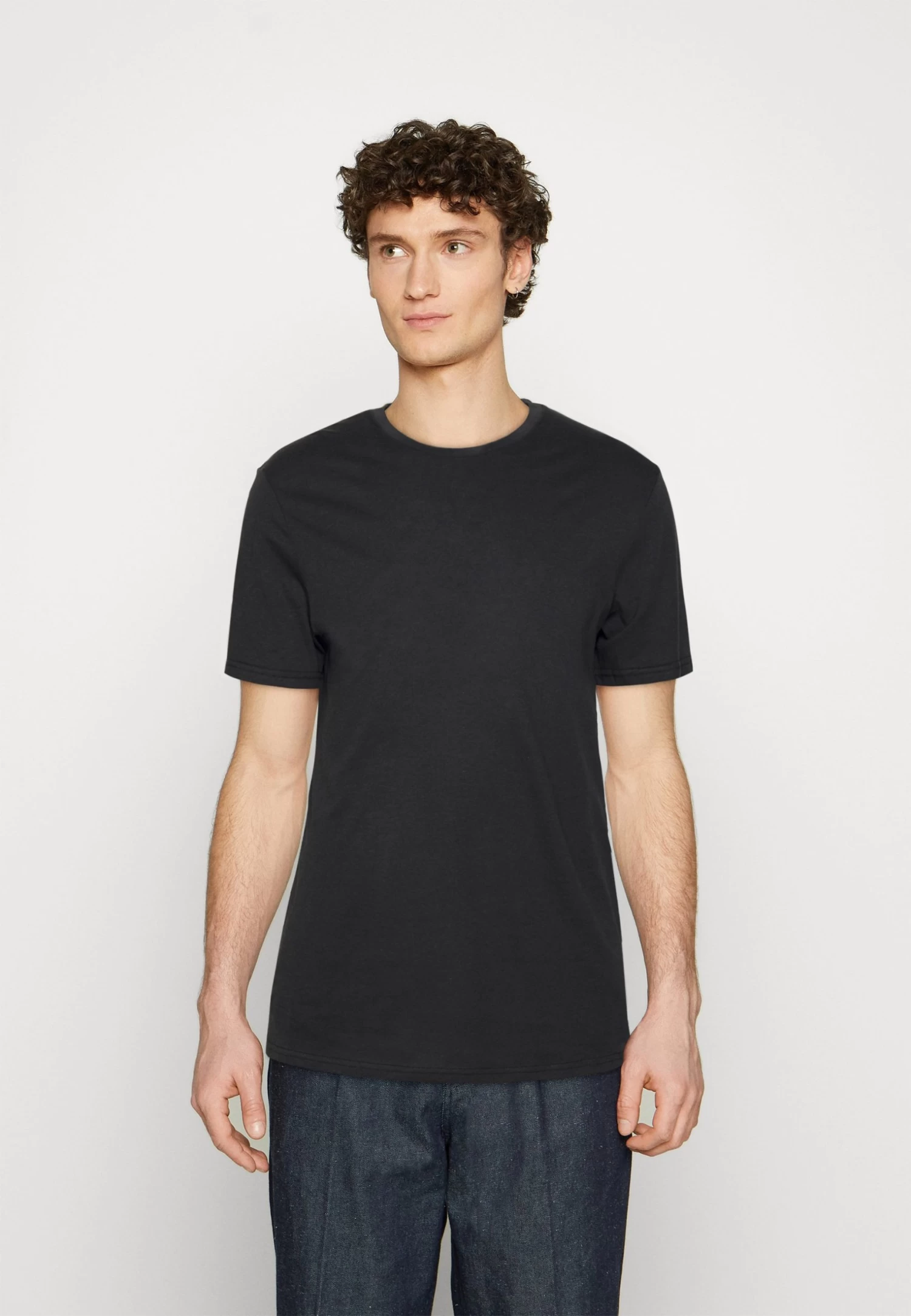 Pier One 5 Pack - T-Shirt Basic - White/Off-White/Light Grey/Beige/Black 4 Pier One 5 Pack - T-Shirt Basic - White/Off-White/Light Grey/Beige/Black - Afbeelding 2