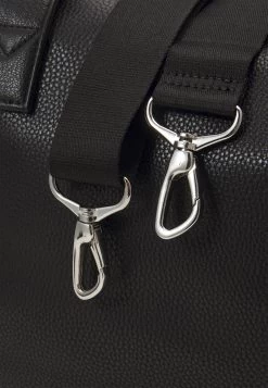 Pier One Unisex - Weekendtas - Black 12 Pier One Unisex - Weekendtas - Black -Professionele Herenkledingwinkel f897dbe16f394747bbcb912b9902dfc5